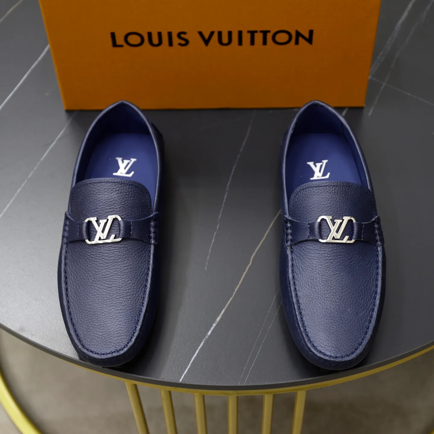 Ex-factory price: 480💰【LV】Louis Vuitton ⚠️High-end men’s driving and pedal series ⚠️38-44 (customized for 45) ⚠️All original cowhide leather! Thick and soft! Made entirely of calfskin lining! The latest non-slip beanie sole! Three-dimensional package technology! Fashionable and classic! Handicrafts! Original high quality! Feel free to compare!